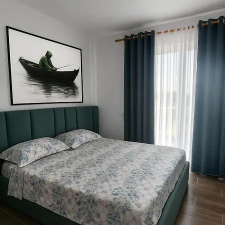 Bright Steps From The Shore * Qerret (Kavaje)